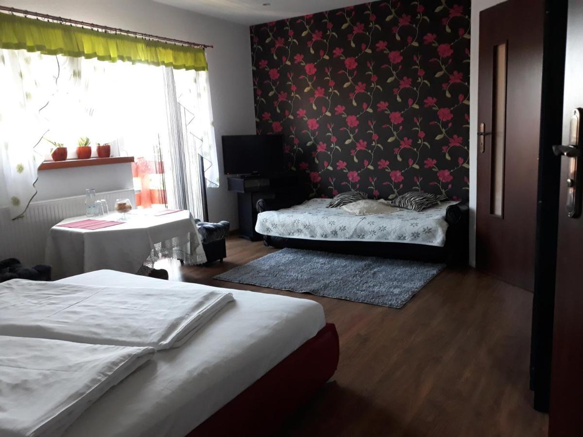 Pod Piramida Villa Lugniany Ngoại thất bức ảnh